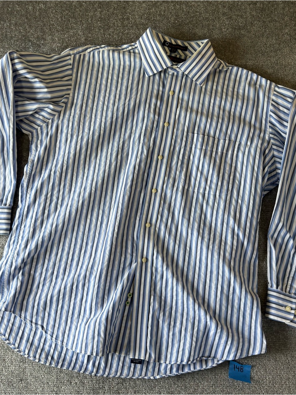 Tommy Hilfiger TLC The Lifetime Collar Men's Large (16.5 Neck, 32-33 Sleeve)